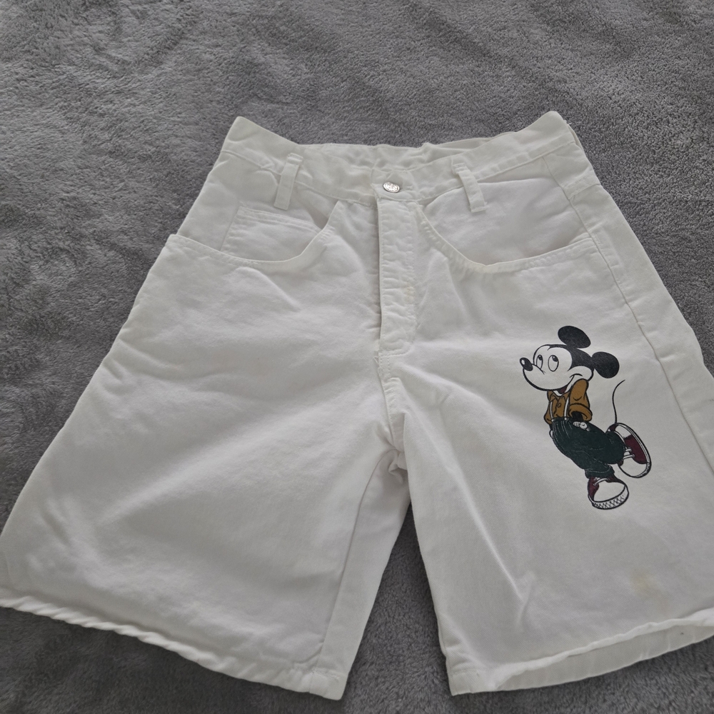 Johhny Jeans Vintage Women’s High-Waist White Shorts with Graphic Detail